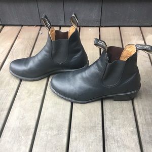 Women’s Heeled Ankle Boot- Like New